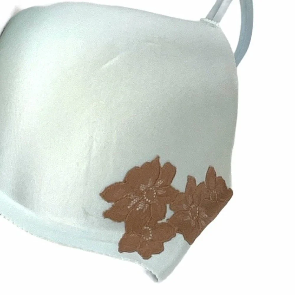 Victoria’s Secret Angels Secret Embrace Bra, 36DD - Picture 3 of 8